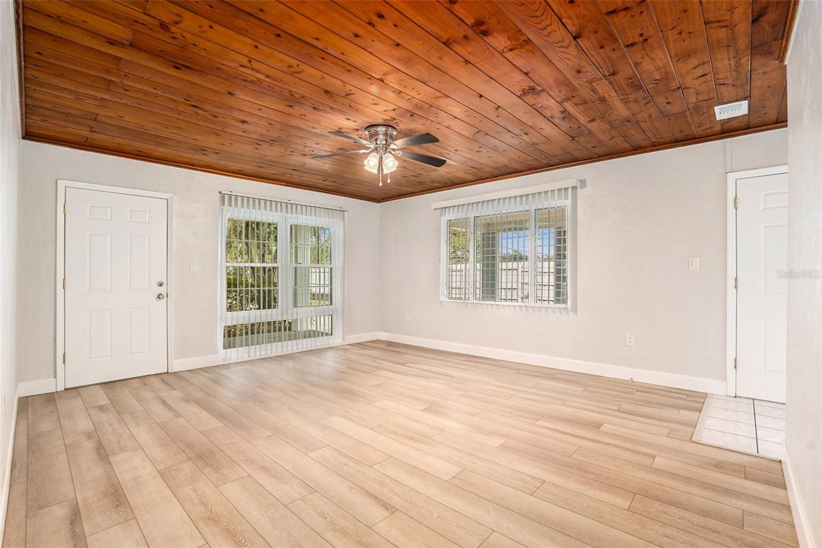 Image 6 of 22 For 5305 Whiteway Drive