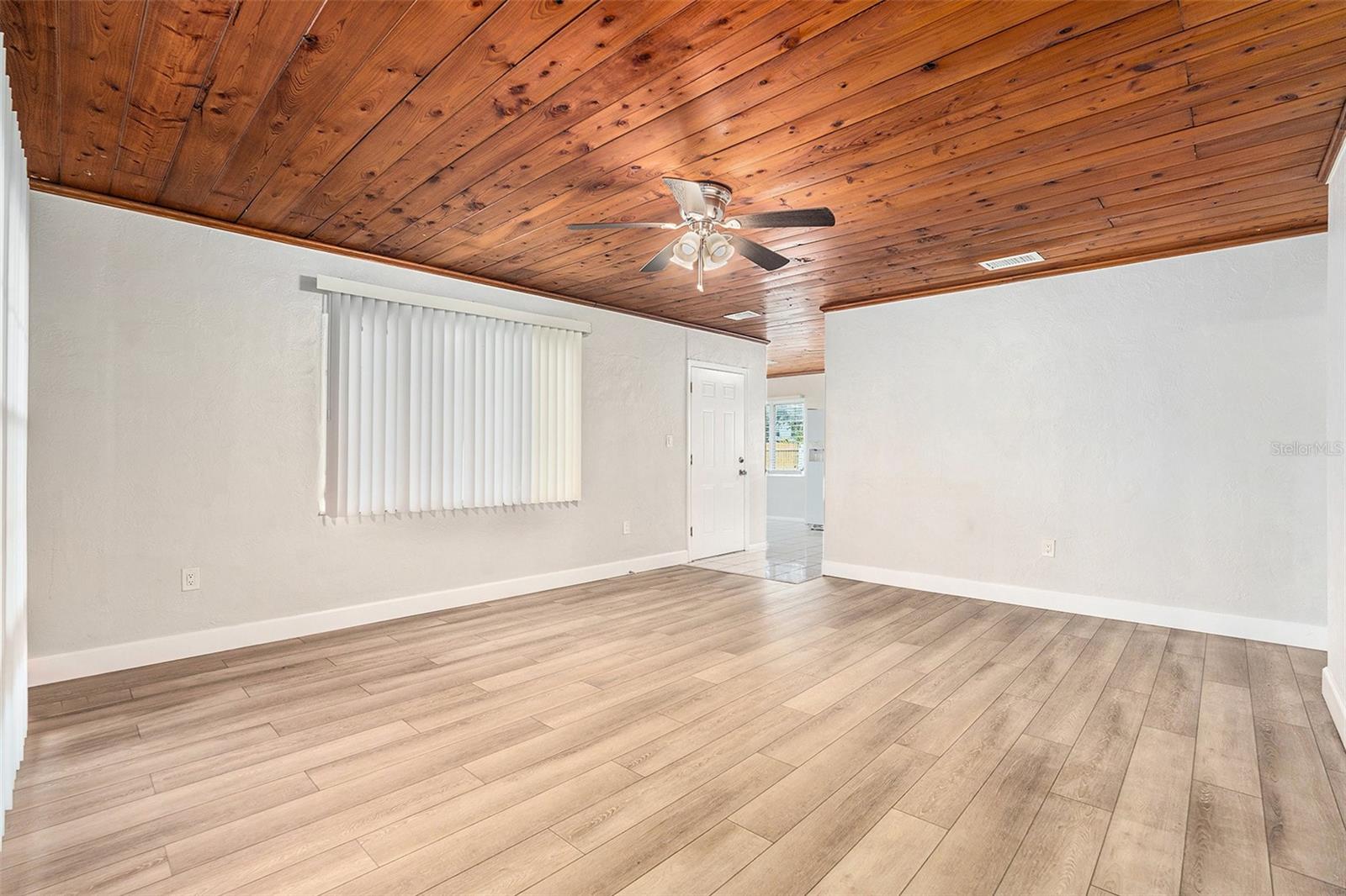 Image 7 of 22 For 5305 Whiteway Drive