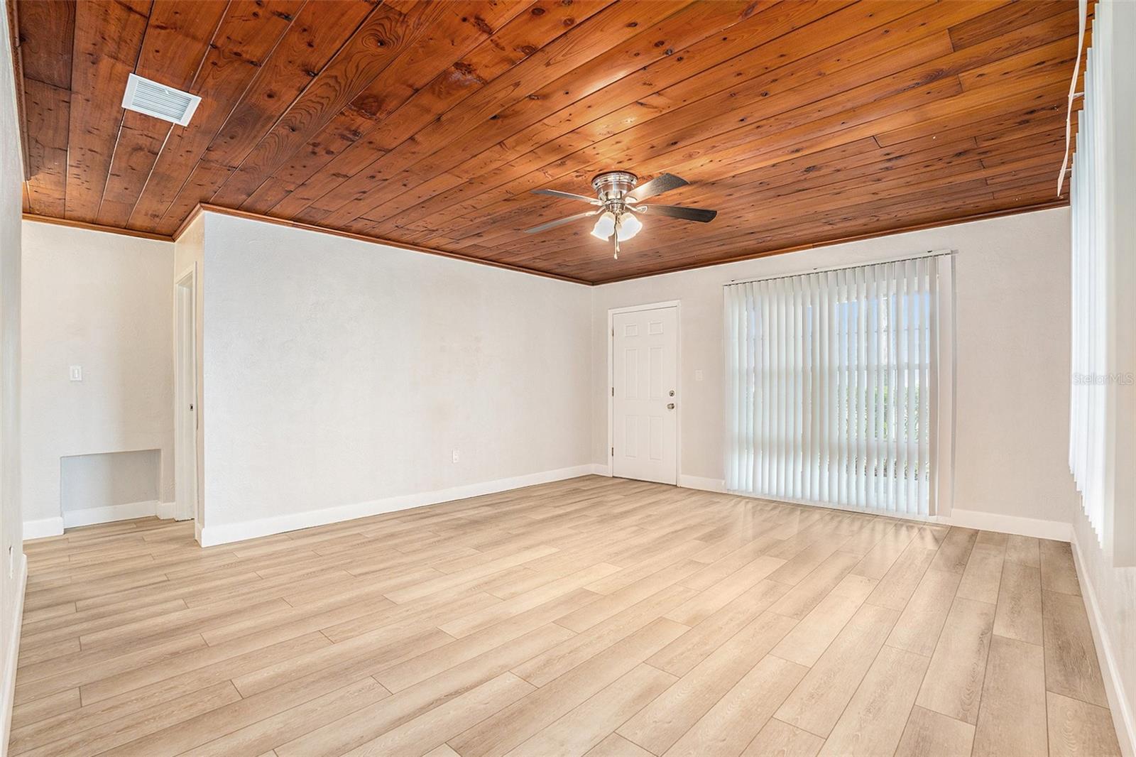 Image 9 of 22 For 5305 Whiteway Drive