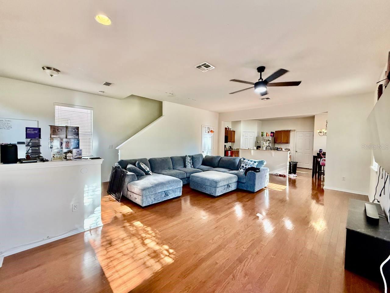 Image 5 of 27 For 9044 Aspen Hollow Place 9044