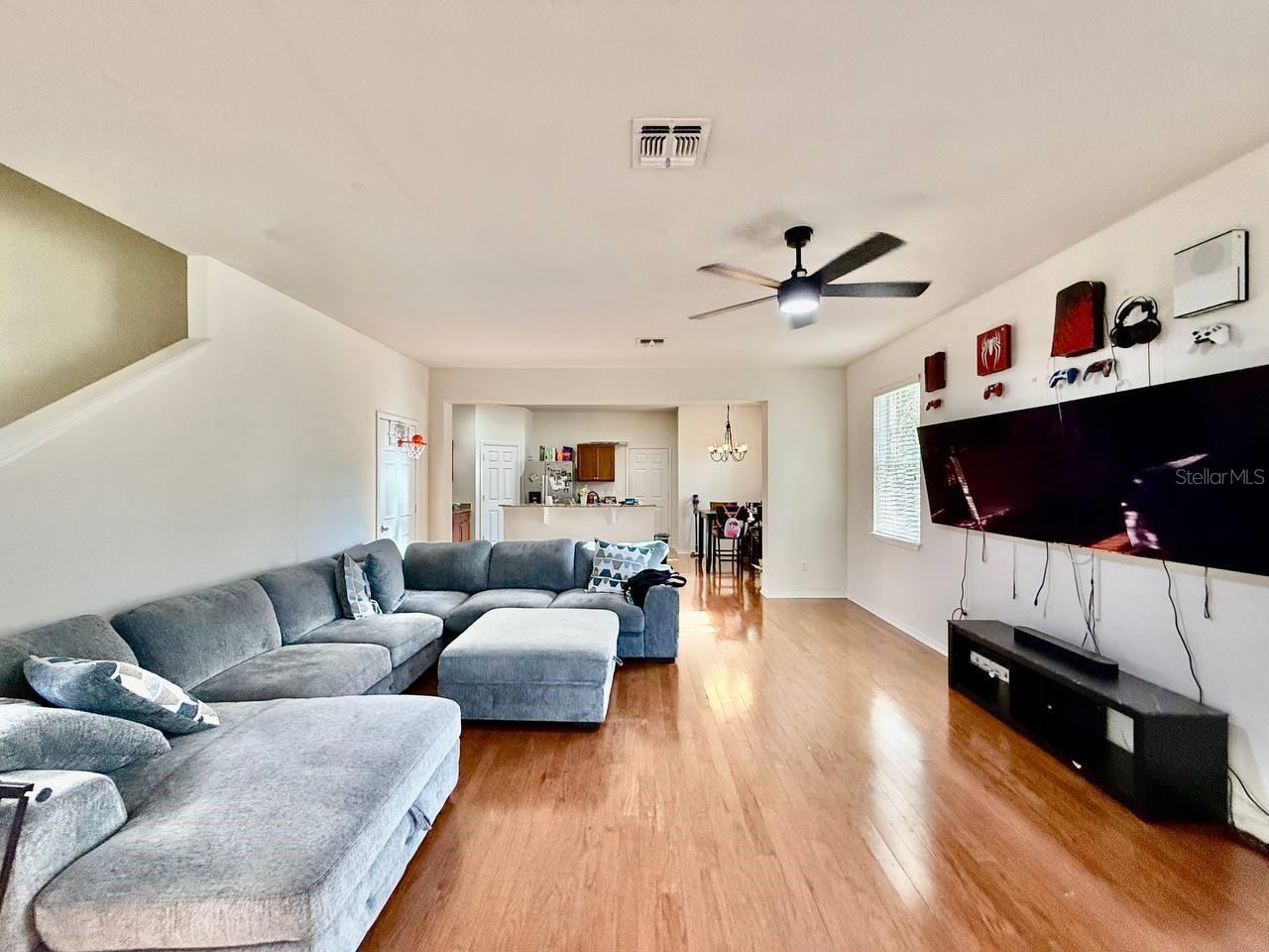 Image 6 of 27 For 9044 Aspen Hollow Place 9044