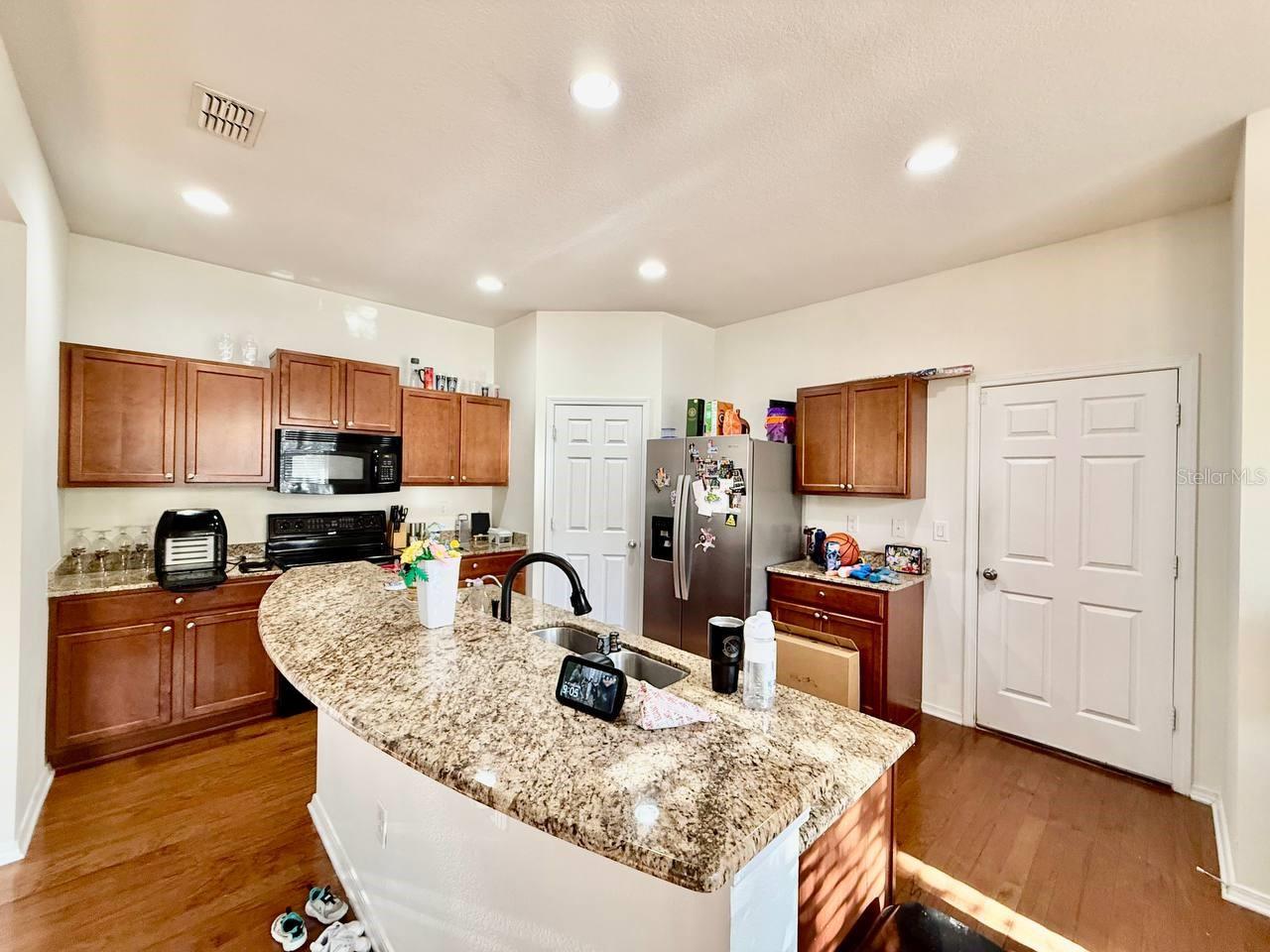 Image 9 of 27 For 9044 Aspen Hollow Place 9044