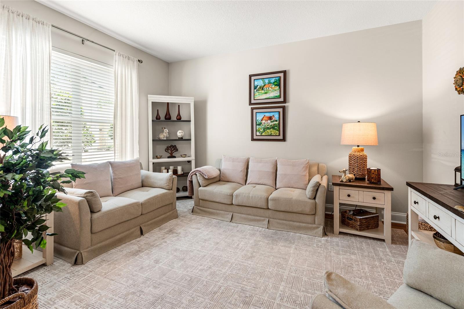 Image 33 of 45 For 3519 Heards Ferry Drive