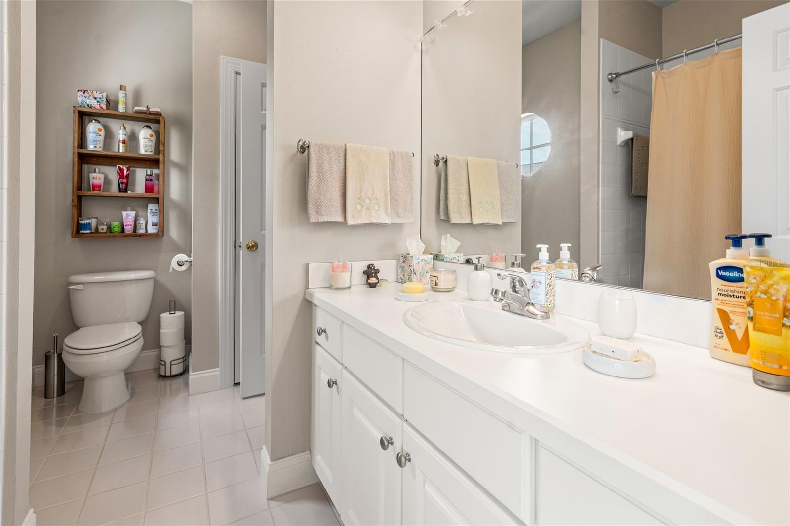 Image 5 of 45 For 3519 Heards Ferry Drive