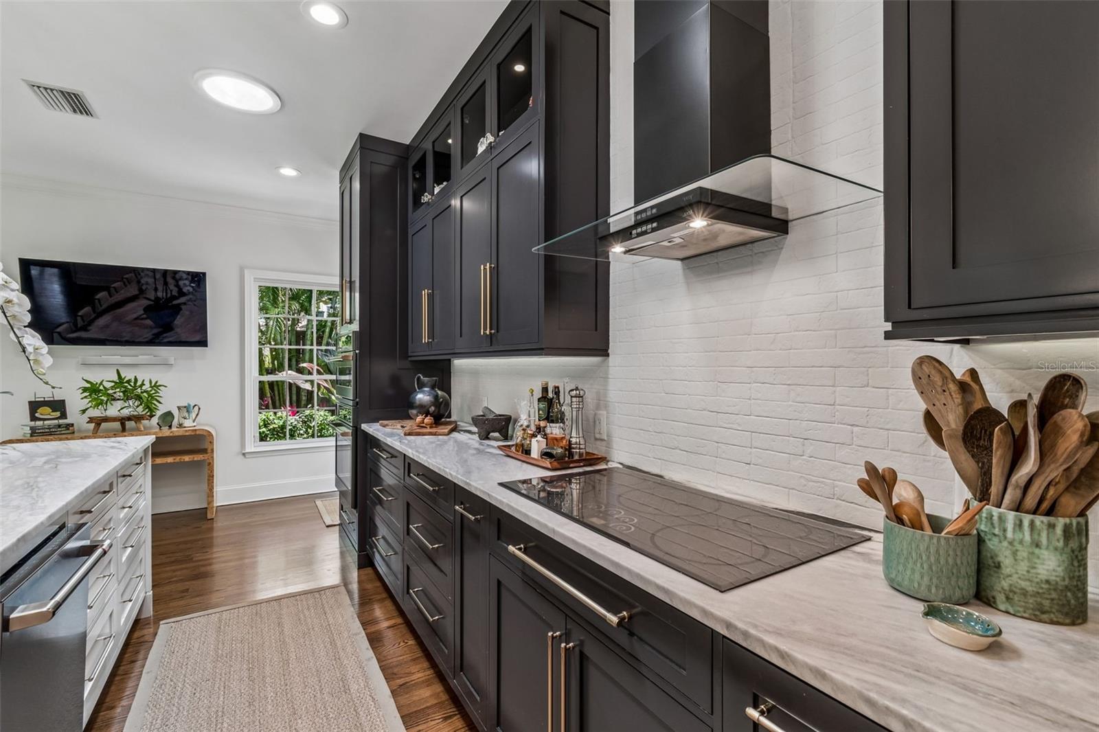 Image 25 of 71 For 3011 Hawthorne Road