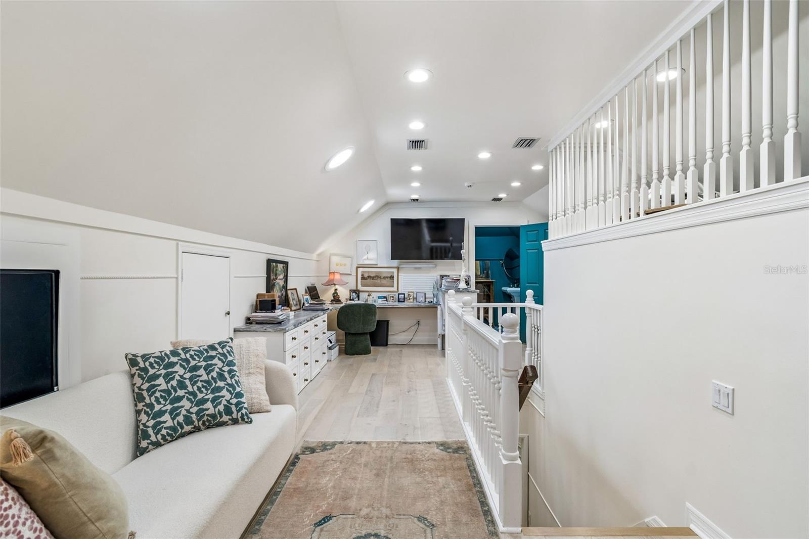 Image 54 of 71 For 3011 Hawthorne Road