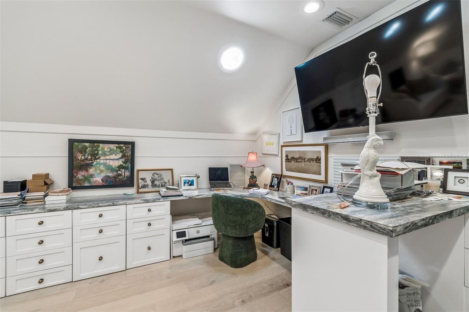 Image 56 of 71 For 3011 Hawthorne Road