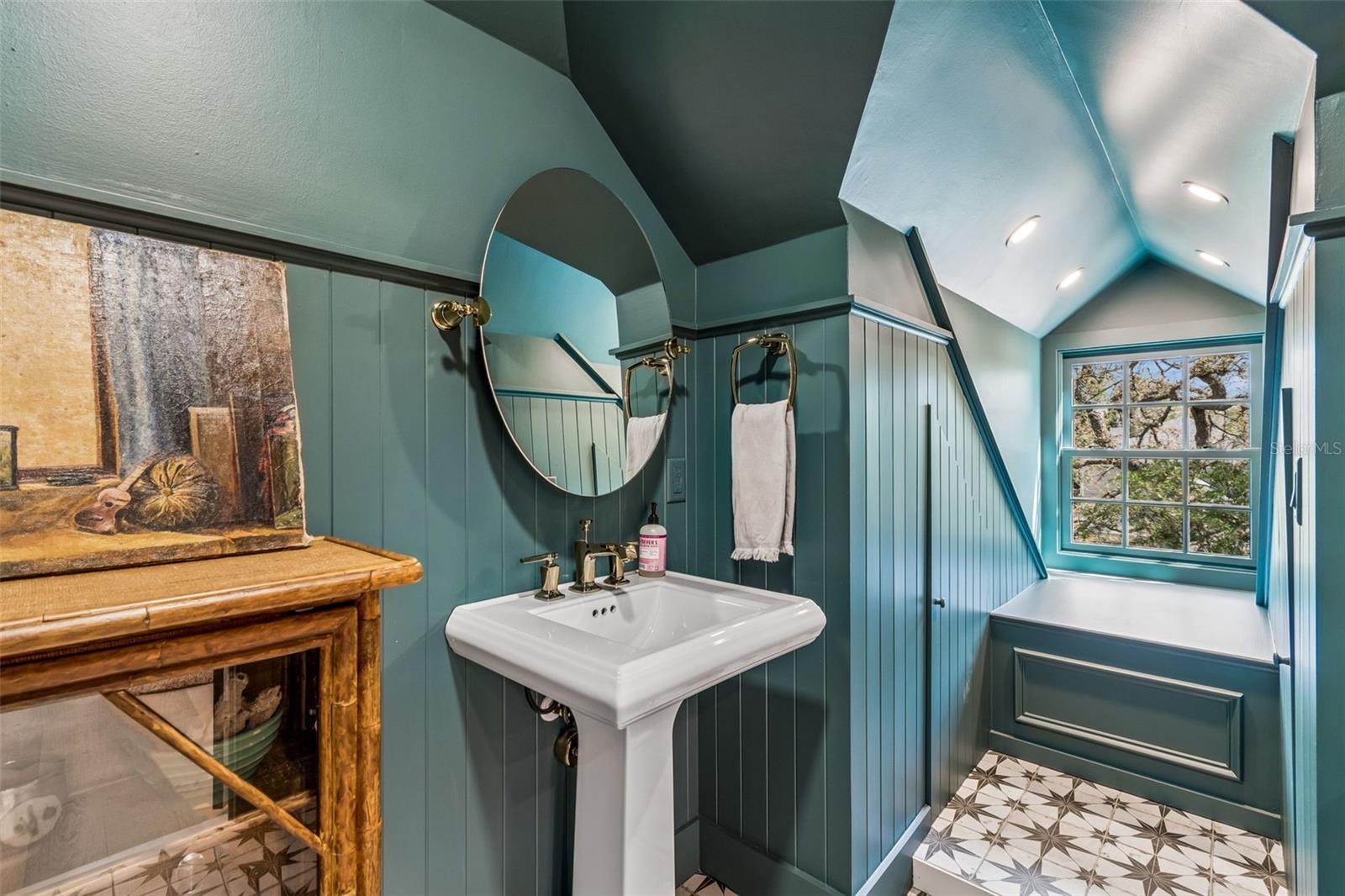 Image 57 of 71 For 3011 Hawthorne Road