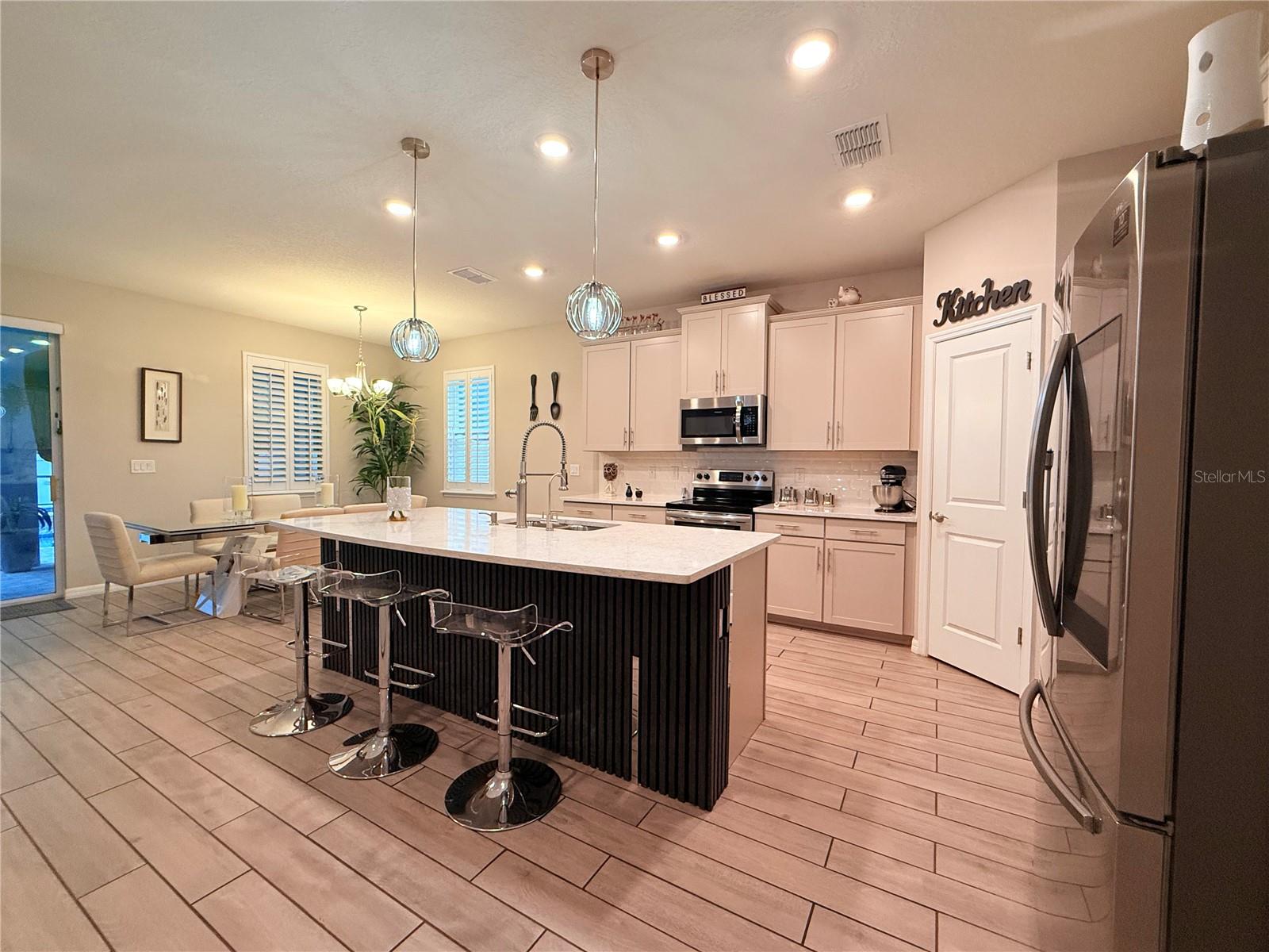 Image 16 of 37 For 8321 Praise Drive