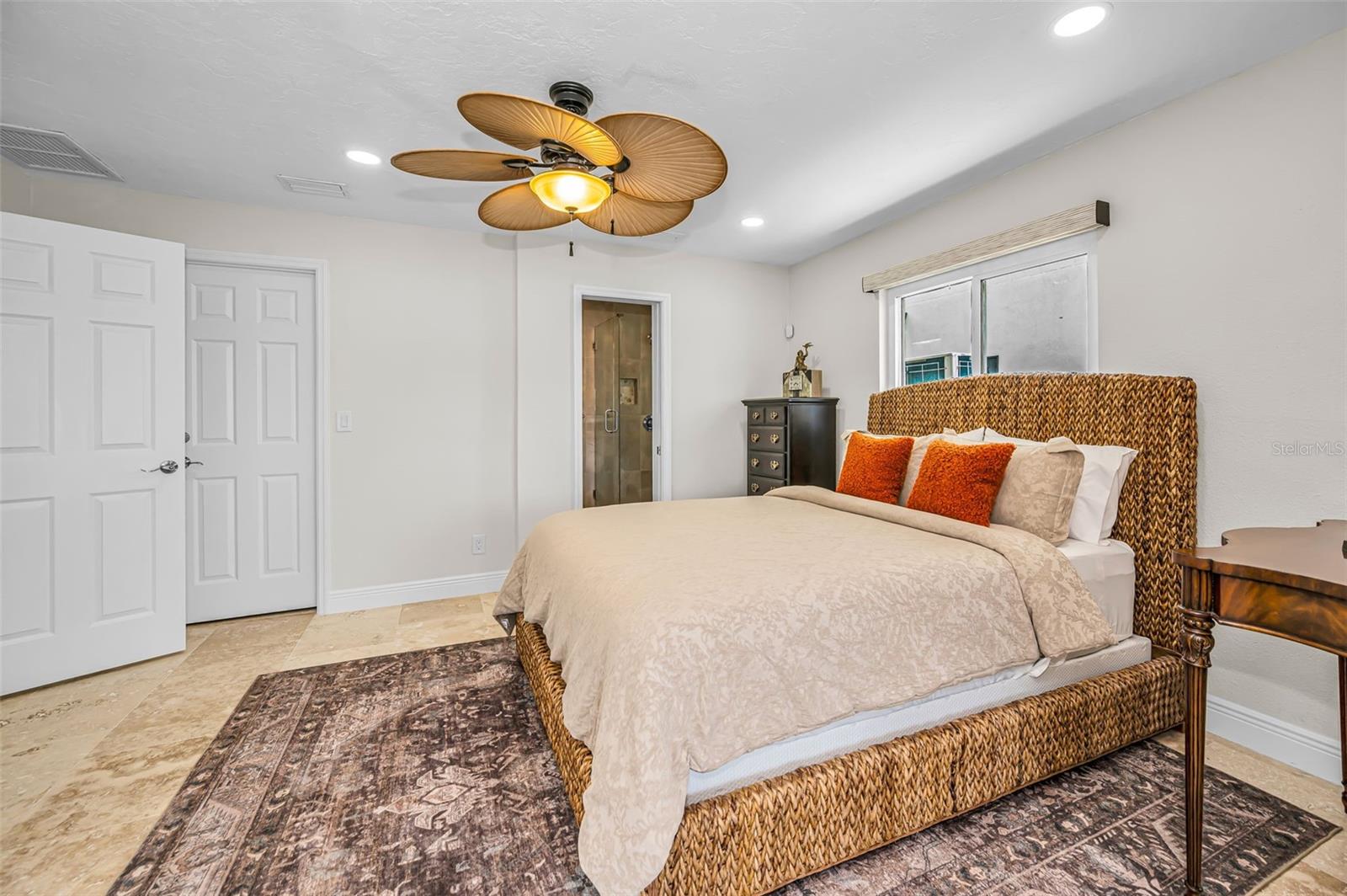 Image 18 of 58 For 11800 7th Street E