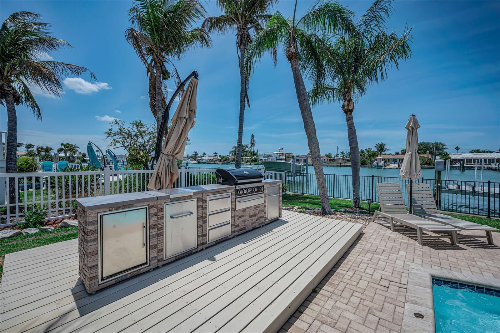 Image 27 of 58 For 11800 7th Street E