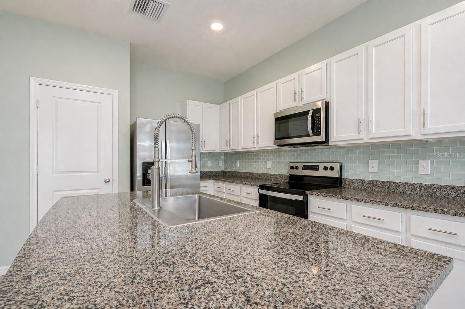 Image 13 of 38 For 2928 Beluga Bay Drive