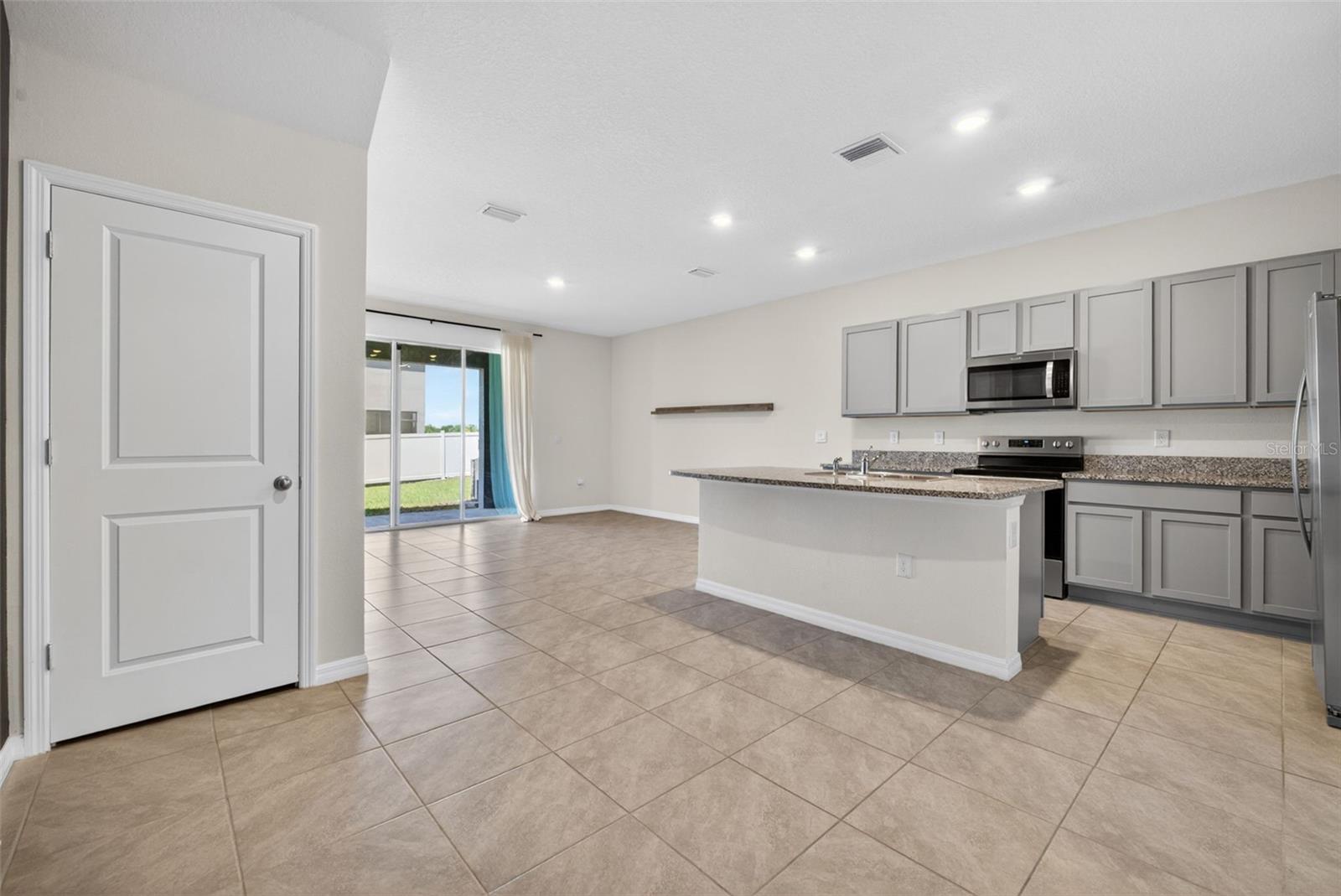 Image 10 of 75 For 33105 Major Oak Drive