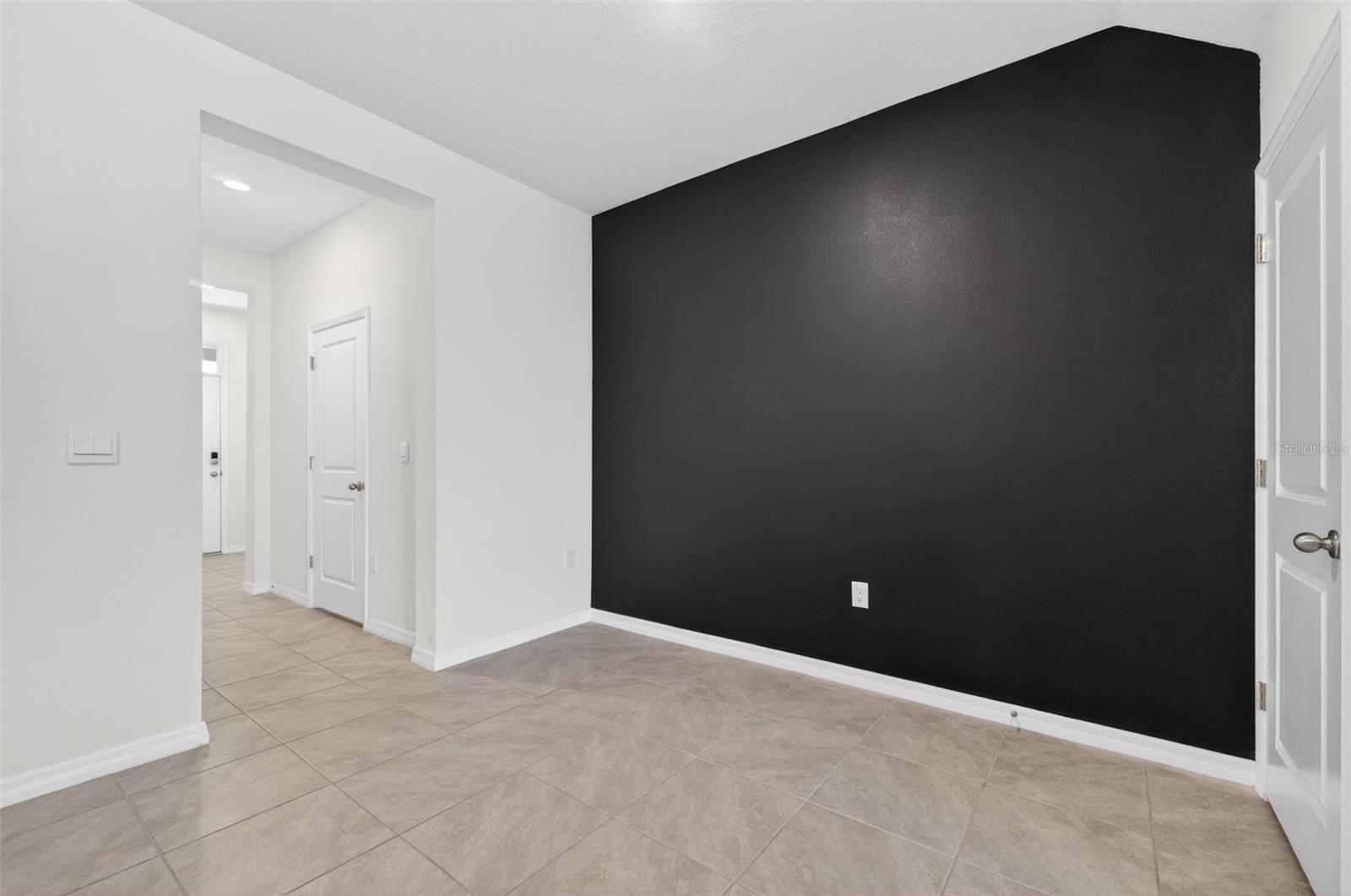 Image 11 of 75 For 33105 Major Oak Drive