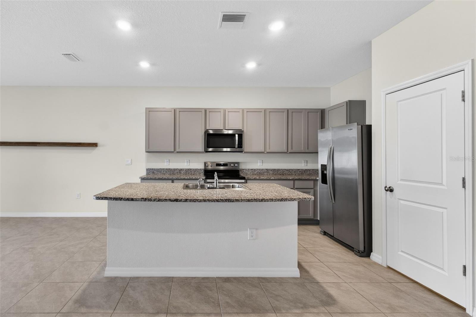 Image 13 of 75 For 33105 Major Oak Drive