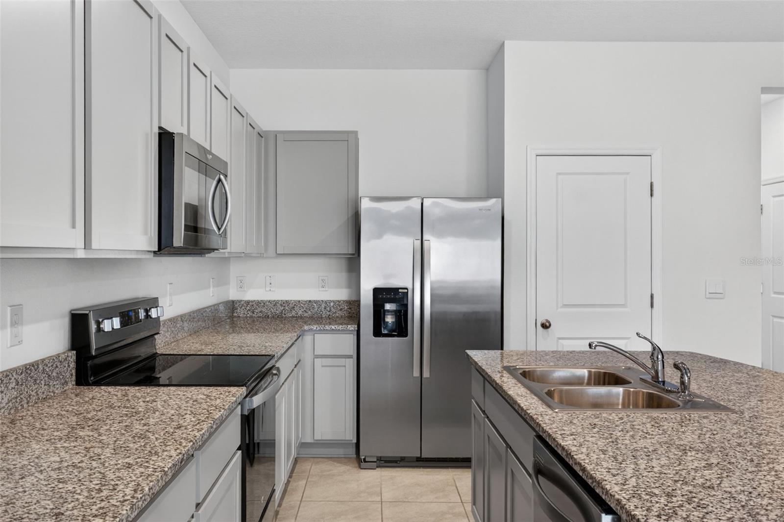 Image 16 of 75 For 33105 Major Oak Drive