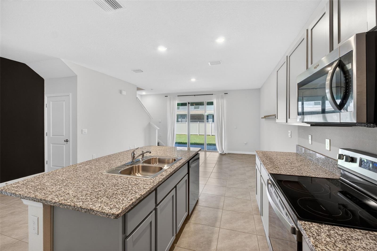 Image 18 of 75 For 33105 Major Oak Drive