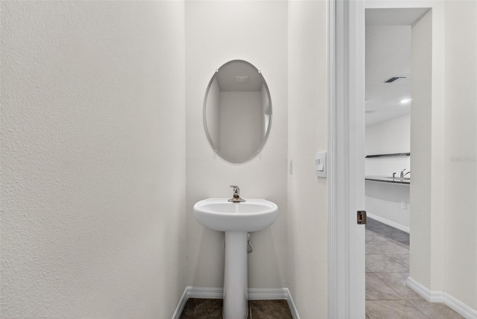 Image 27 of 75 For 33105 Major Oak Drive