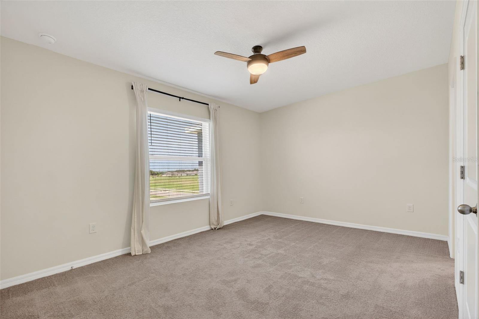 Image 29 of 75 For 33105 Major Oak Drive