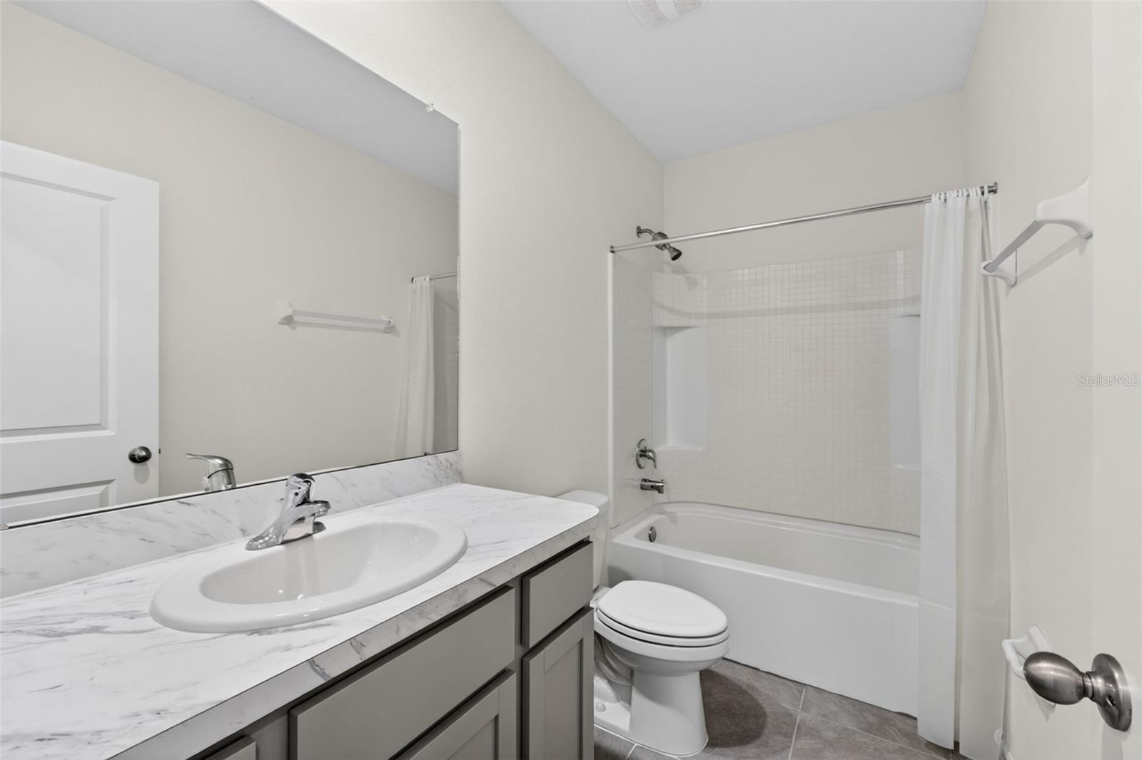 Image 37 of 75 For 33105 Major Oak Drive
