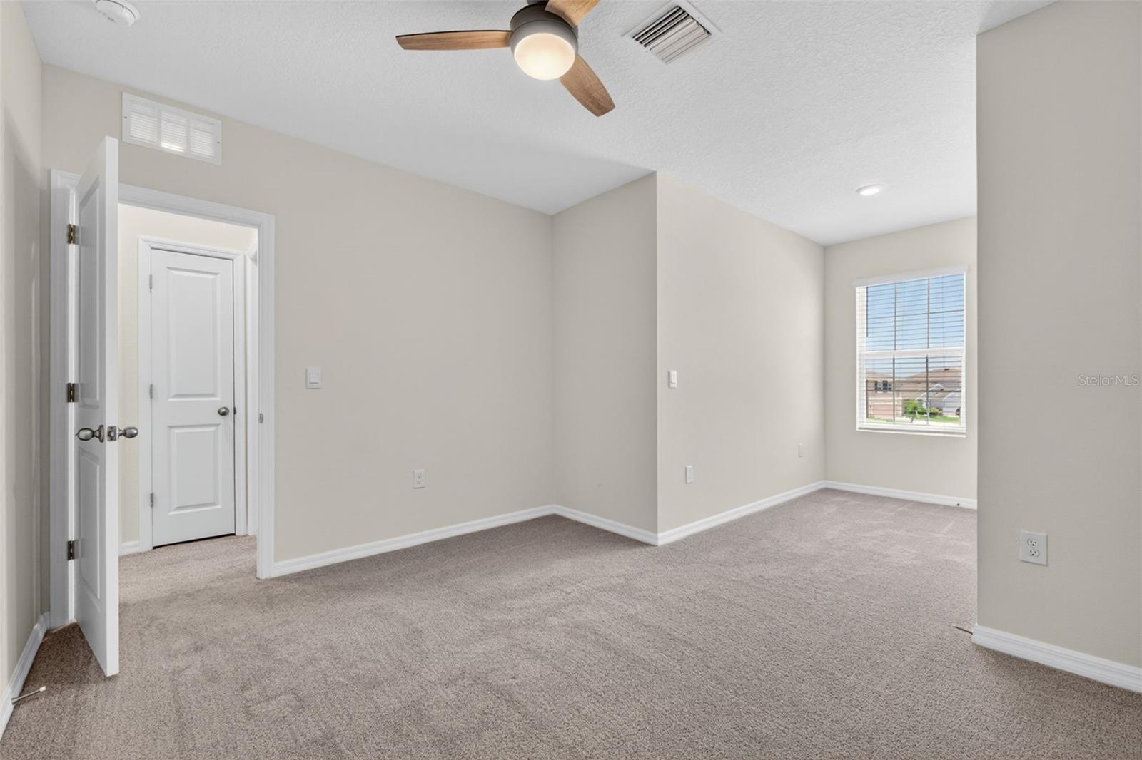 Image 45 of 75 For 33105 Major Oak Drive