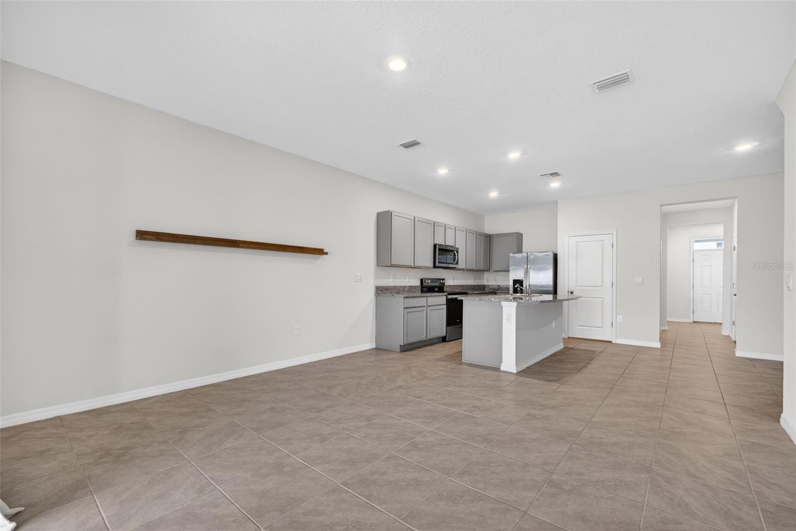 Image 8 of 75 For 33105 Major Oak Drive