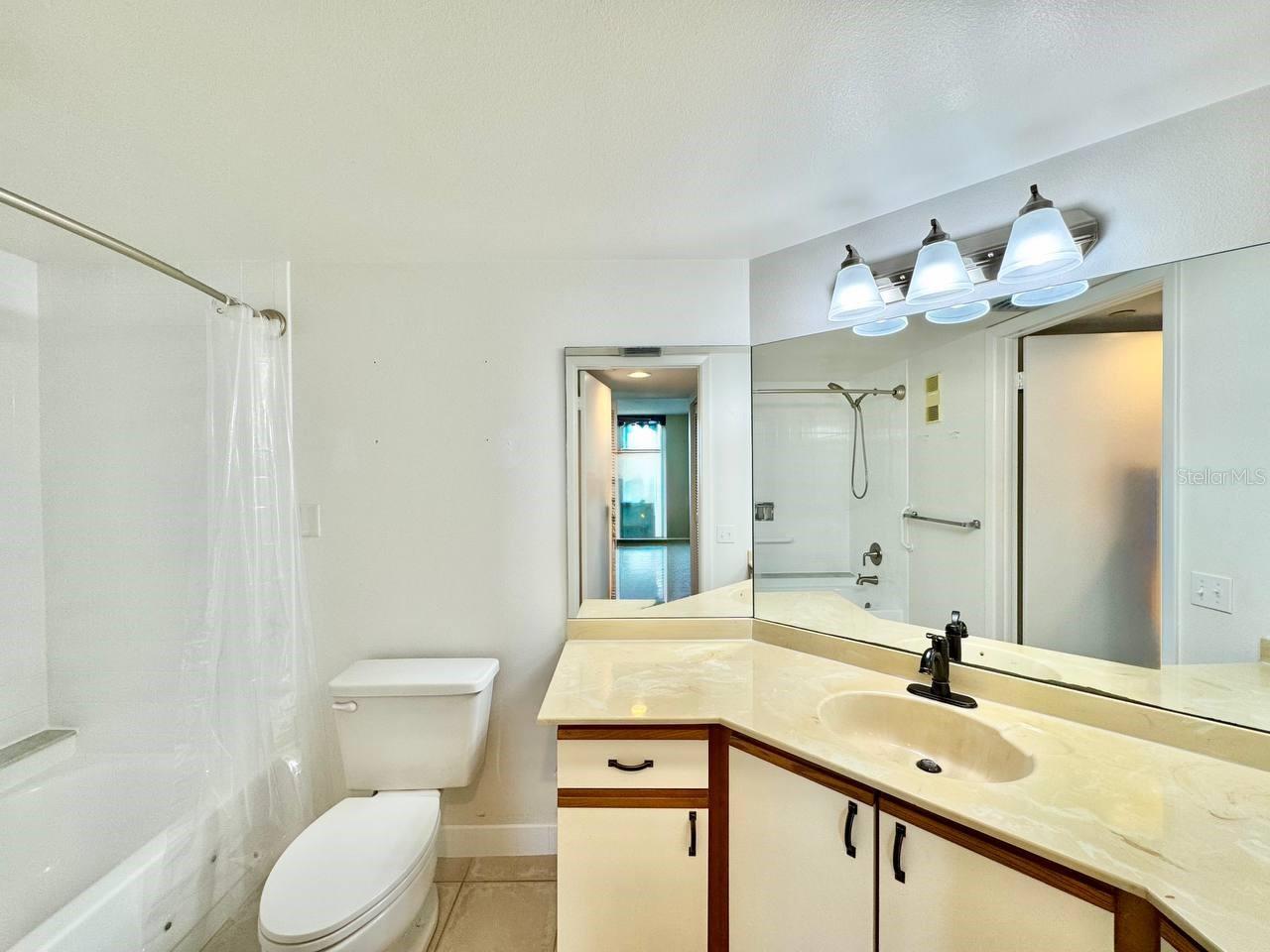 Image 22 of 37 For 2333 Feather Sound Drive B503