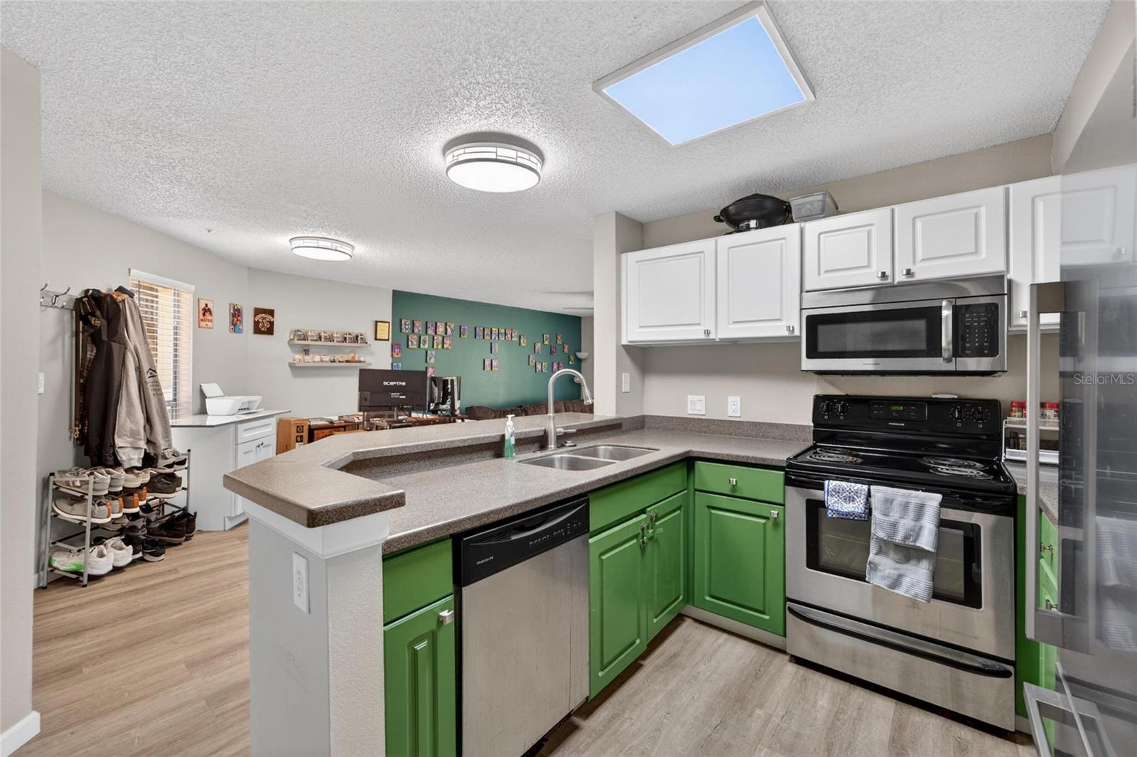 Image 14 of 58 For 115 112th Avenue Ne 406