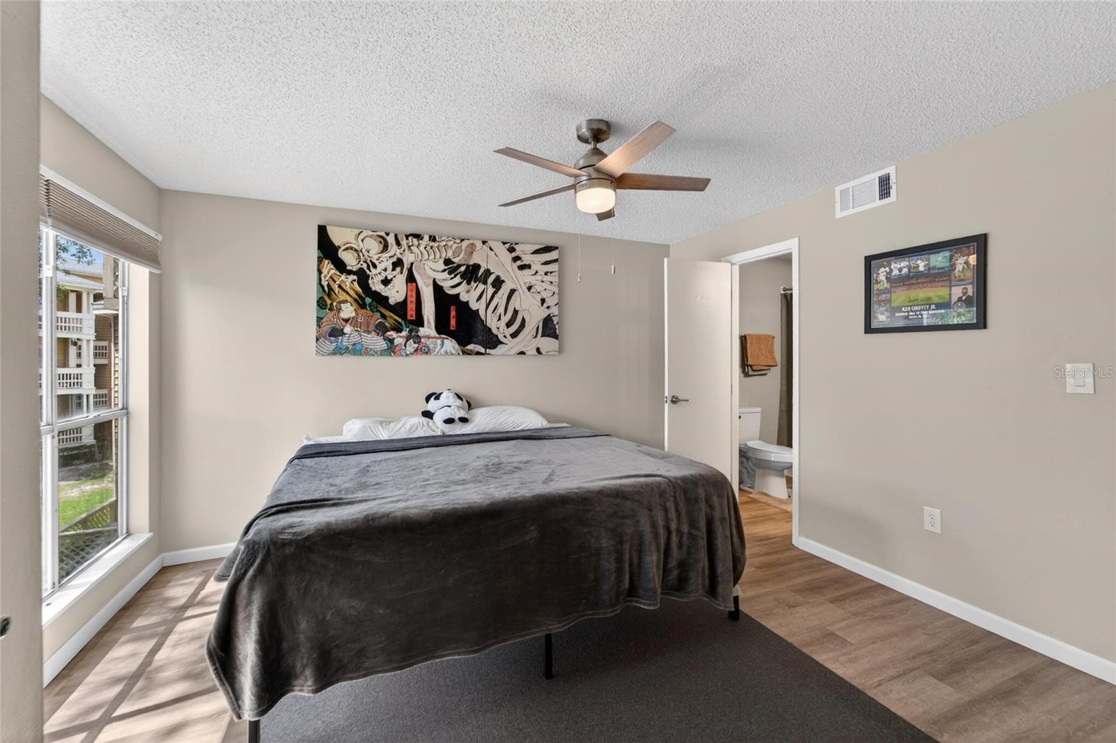 Image 22 of 58 For 115 112th Avenue Ne 406