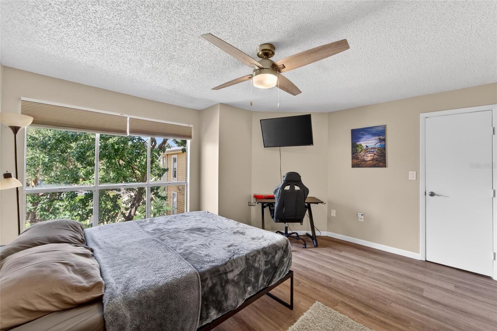 Image 37 of 58 For 115 112th Avenue Ne 406