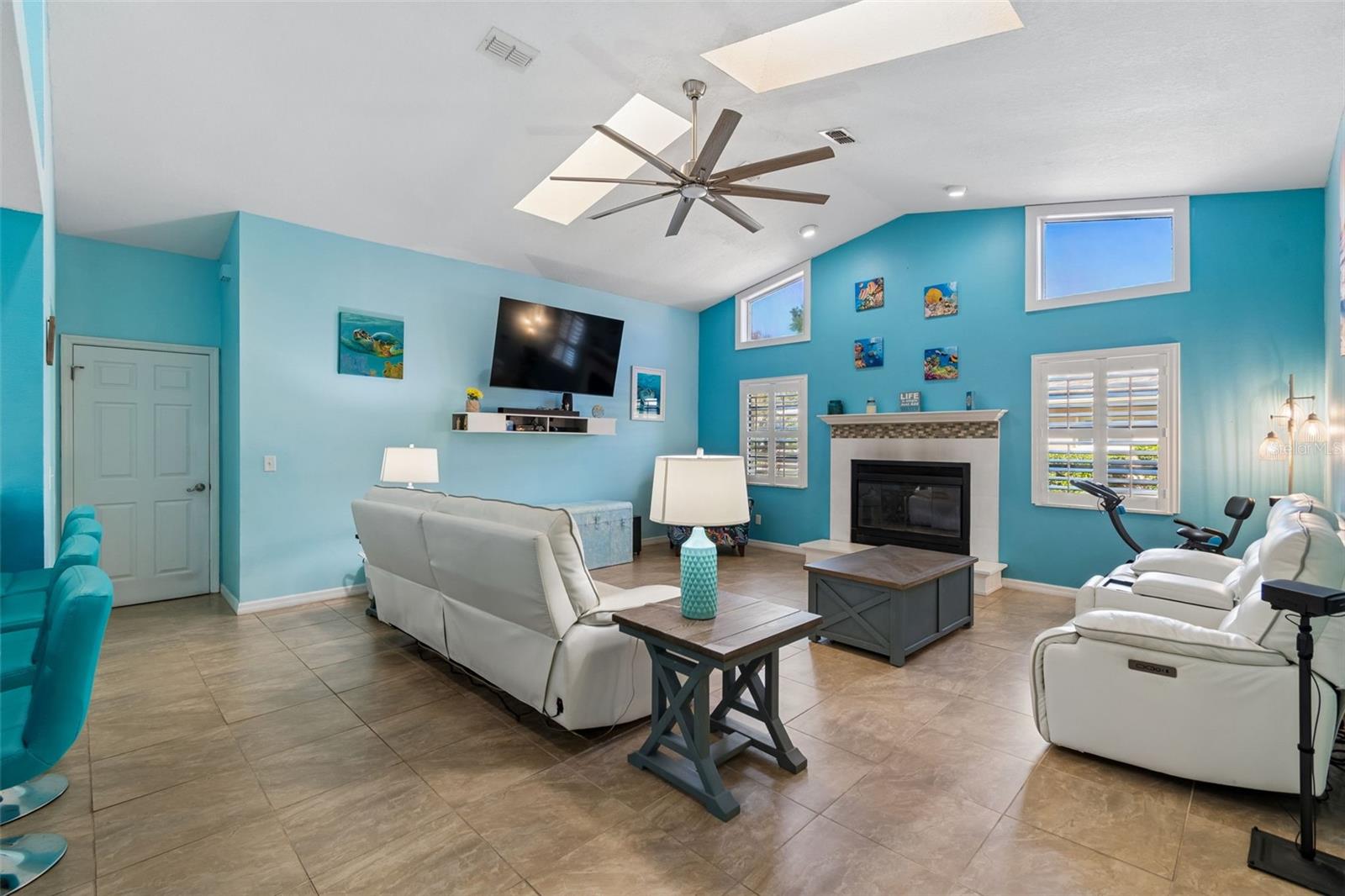 Image 14 of 93 For 8930 Brooker Drive