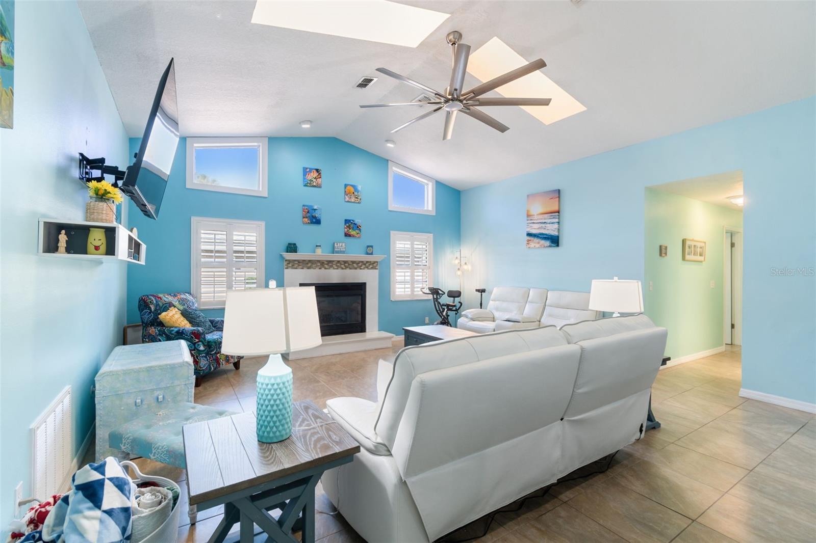 Image 17 of 93 For 8930 Brooker Drive