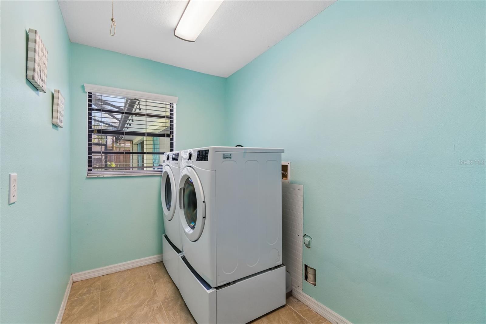 Image 46 of 93 For 8930 Brooker Drive