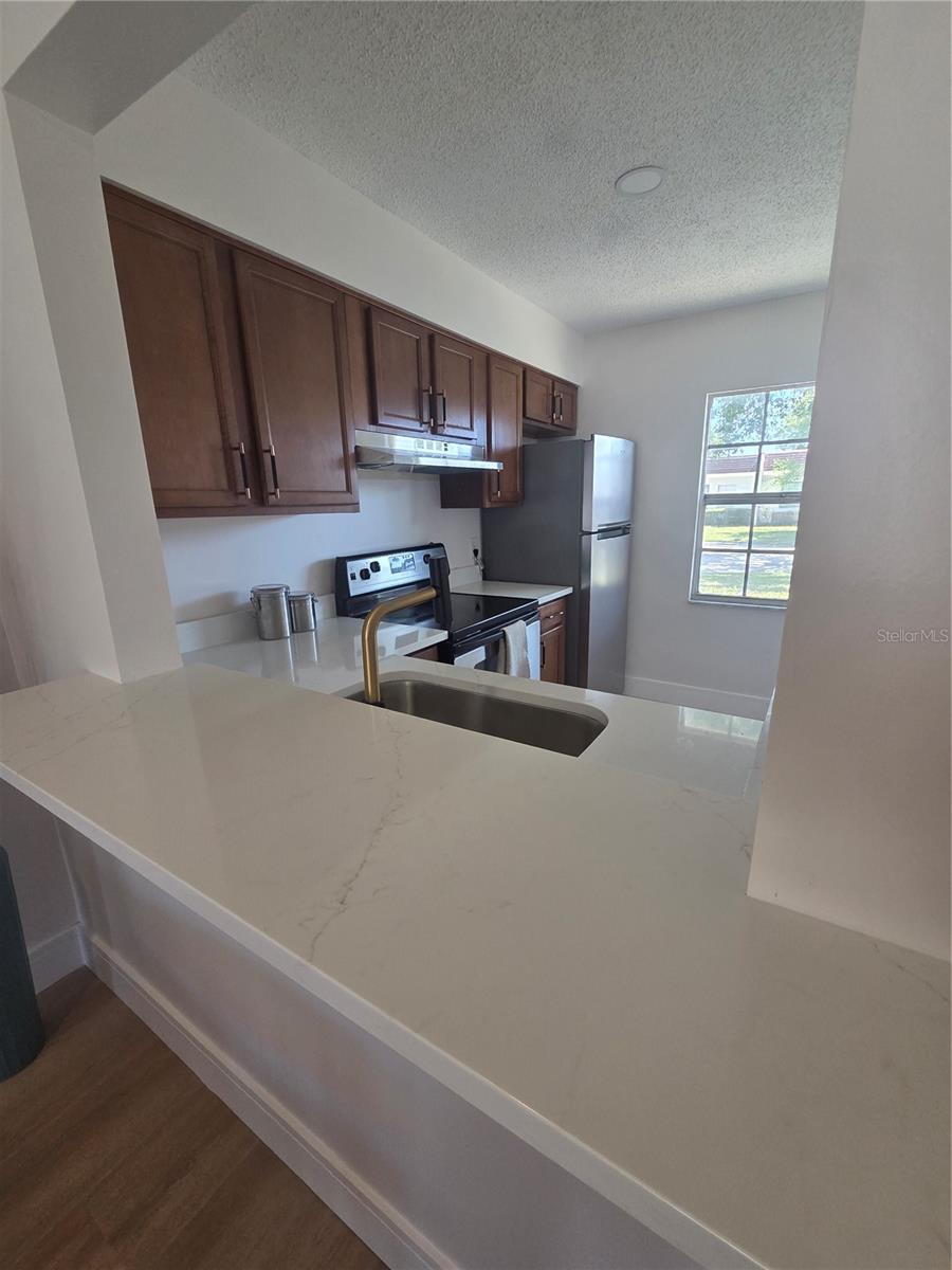 Image 11 of 22 For 13719 Mission Oaks Boulevard 0