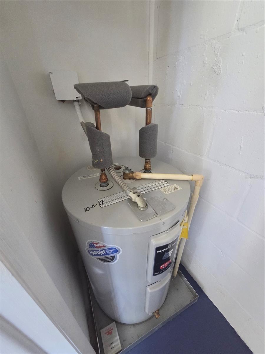 Image 21 of 22 For 13719 Mission Oaks Boulevard 0