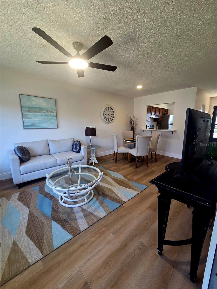 Image 4 of 22 For 13719 Mission Oaks Boulevard 0