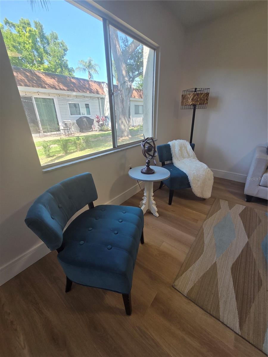 Image 8 of 22 For 13719 Mission Oaks Boulevard 0