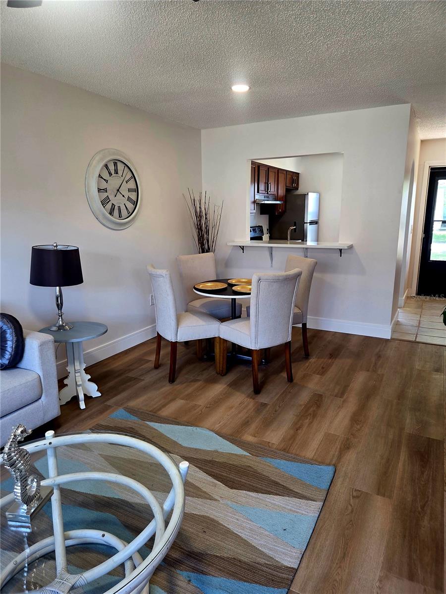 Image 9 of 22 For 13719 Mission Oaks Boulevard 0