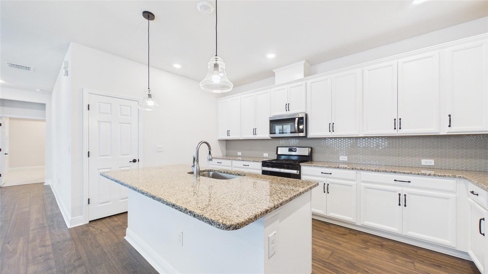 Image 16 of 70 For 13890 Kingfisher Glen Drive