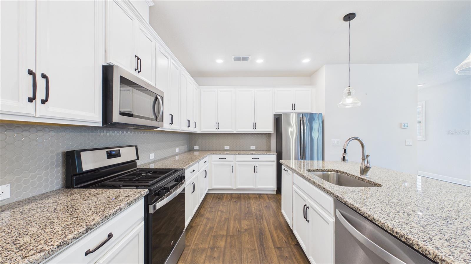 Image 17 of 70 For 13890 Kingfisher Glen Drive