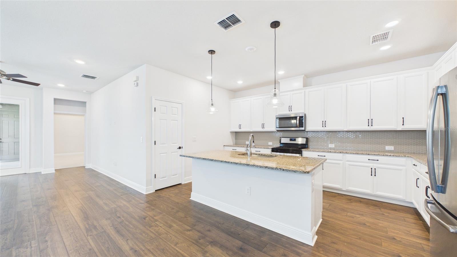 Image 19 of 70 For 13890 Kingfisher Glen Drive