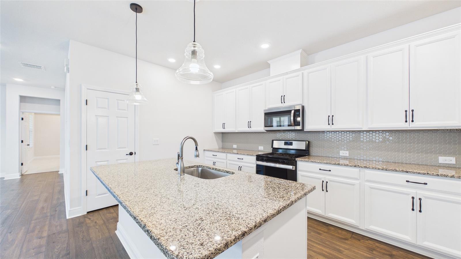 Image 21 of 70 For 13890 Kingfisher Glen Drive