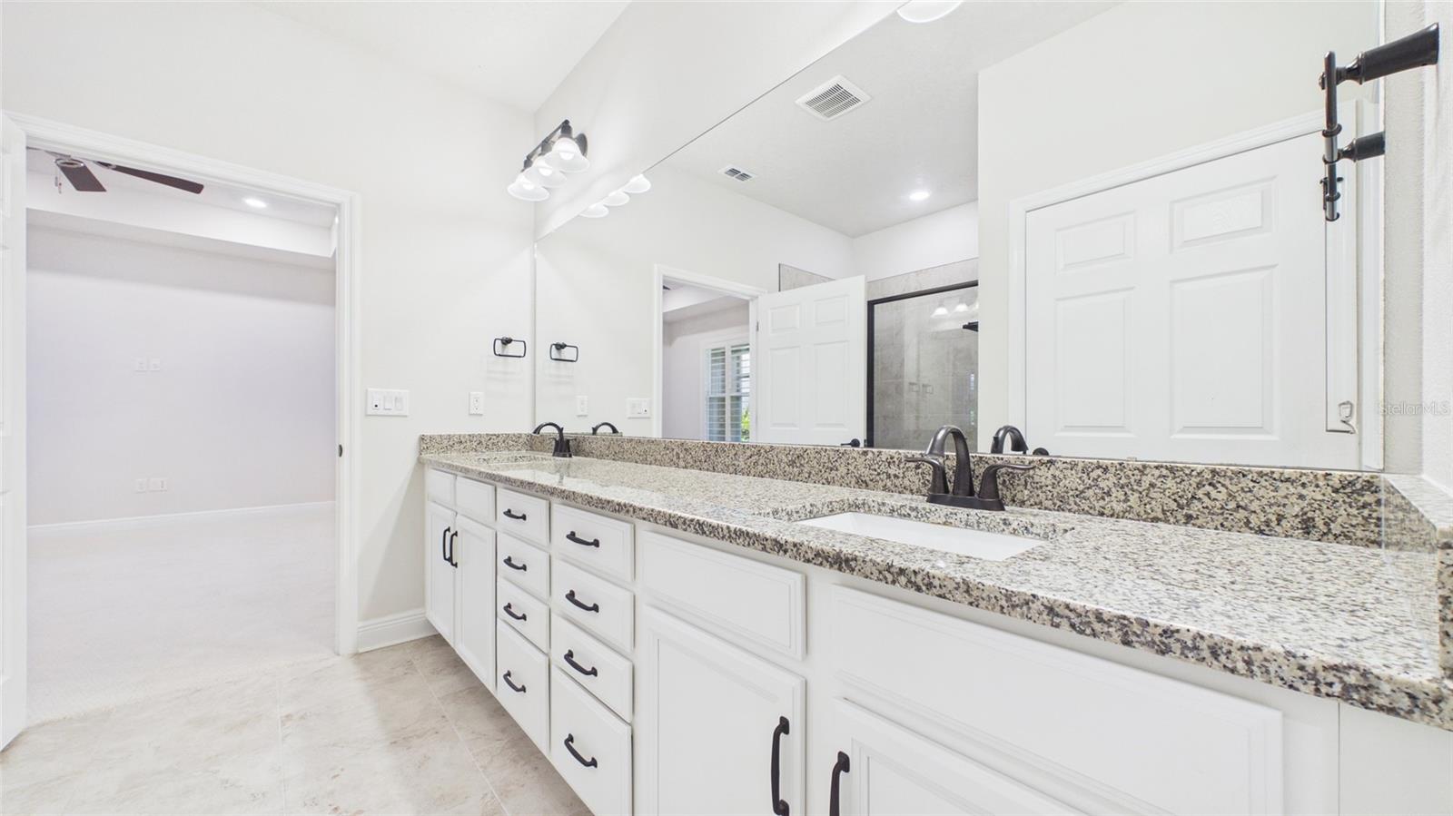 Image 33 of 70 For 13890 Kingfisher Glen Drive