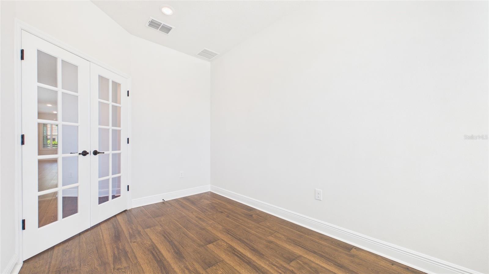 Image 8 of 70 For 13890 Kingfisher Glen Drive