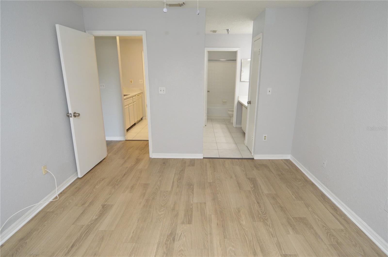 Image 32 of 95 For 10265 Gandy Boulevard N 1511