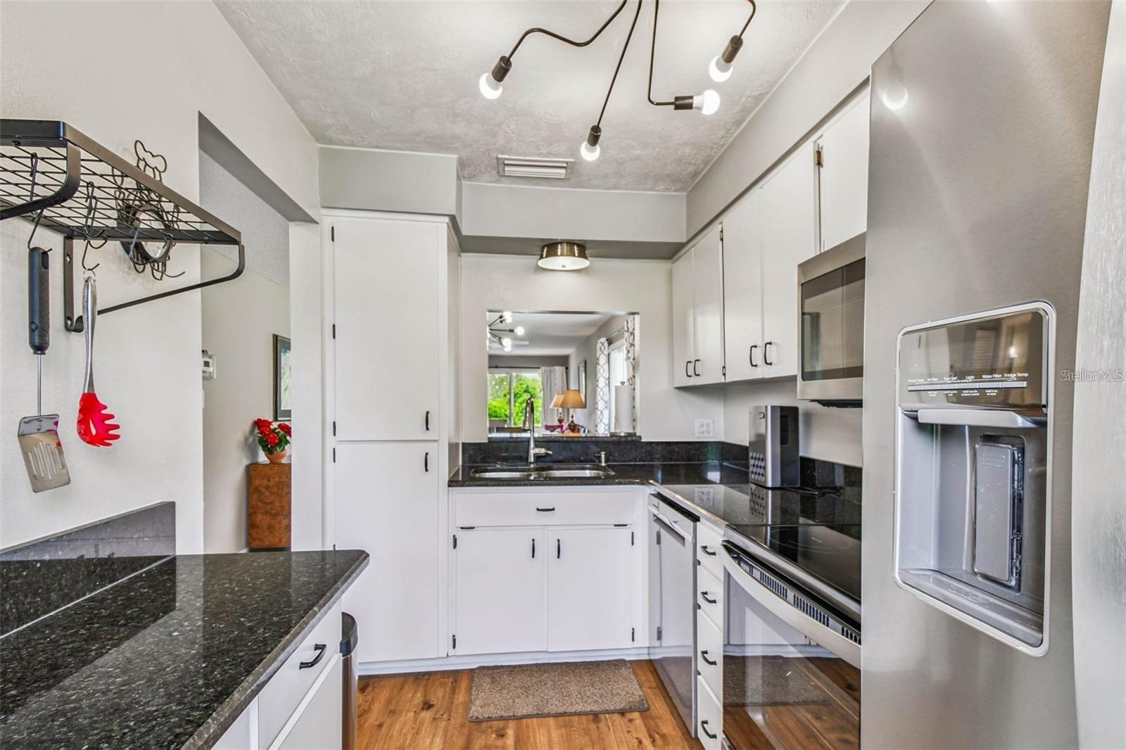 Image 18 of 74 For 3841 Trophy Boulevard 3841