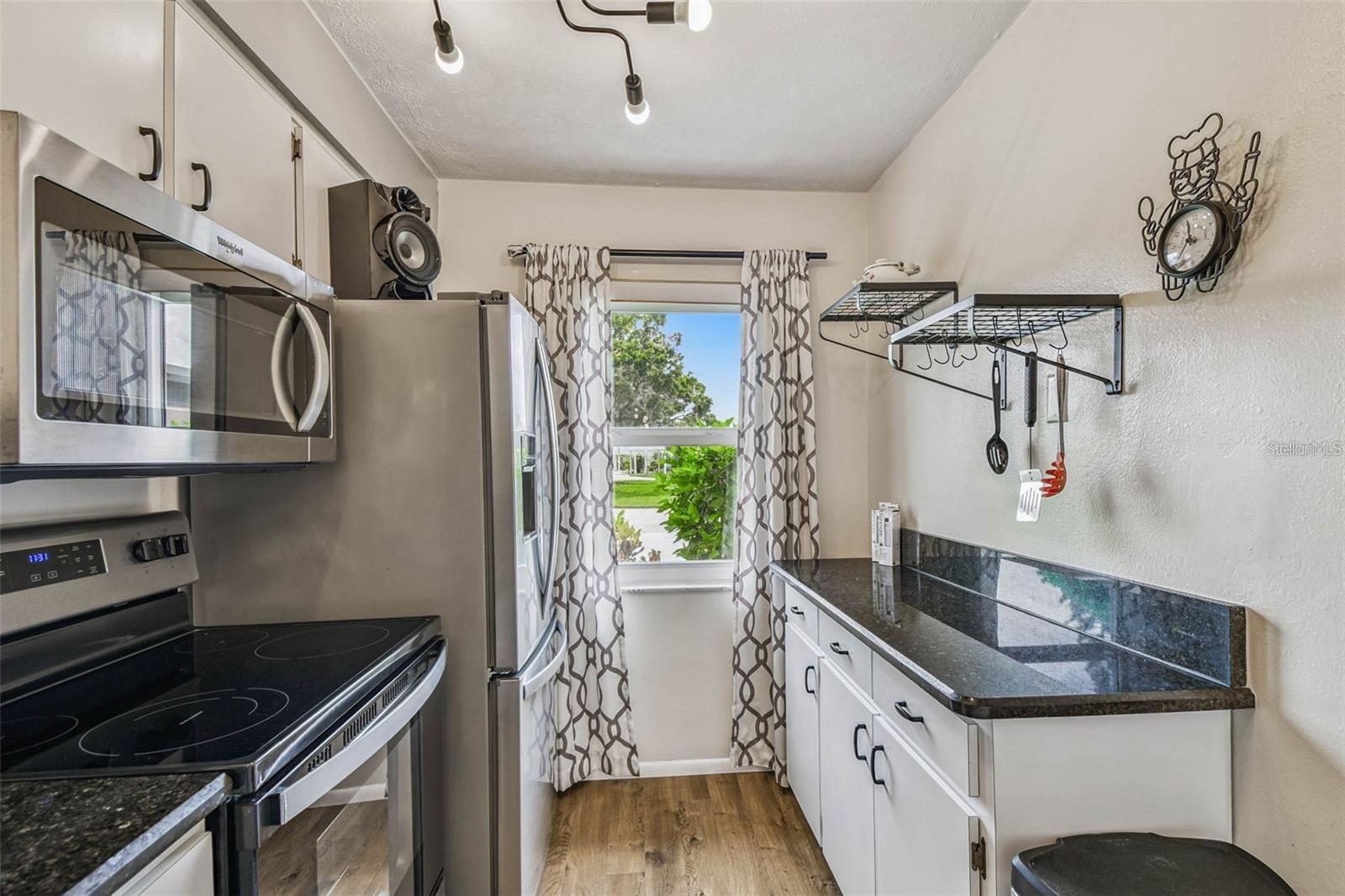 Image 19 of 74 For 3841 Trophy Boulevard 3841