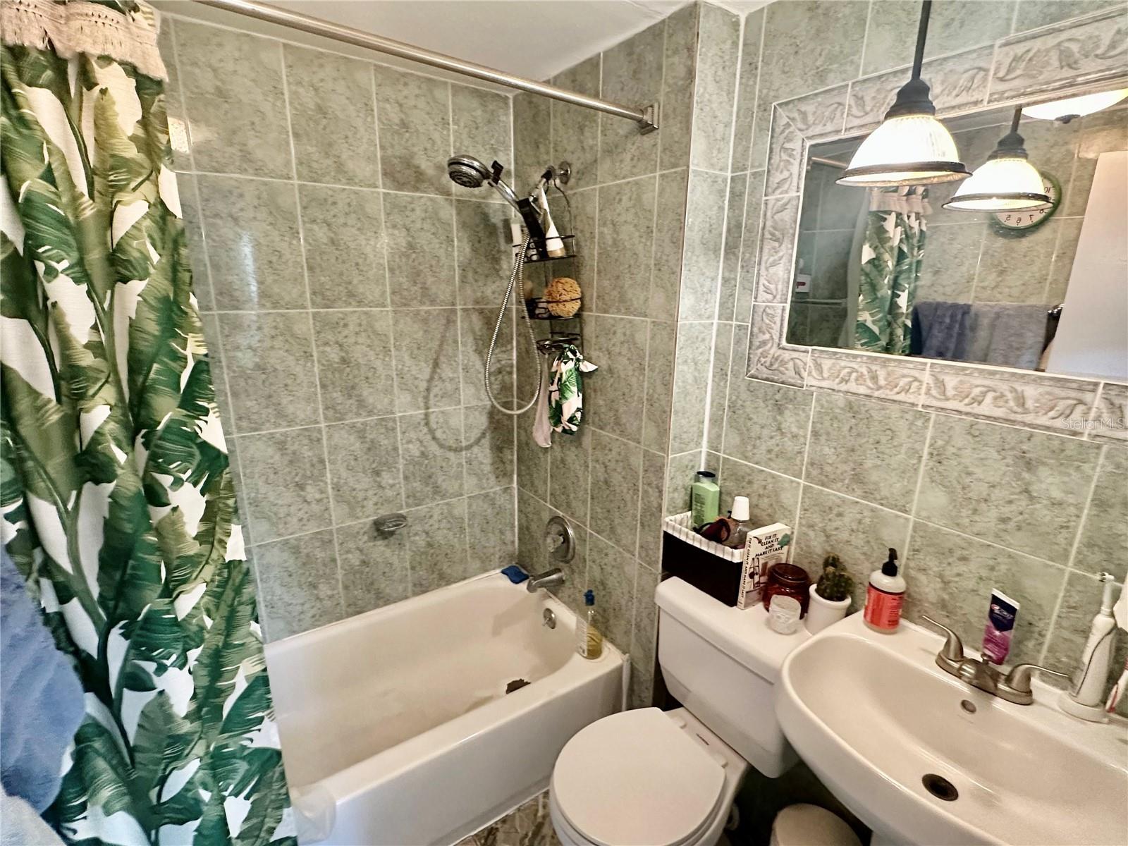 Image 8 of 13 For 310 21st Avenue S