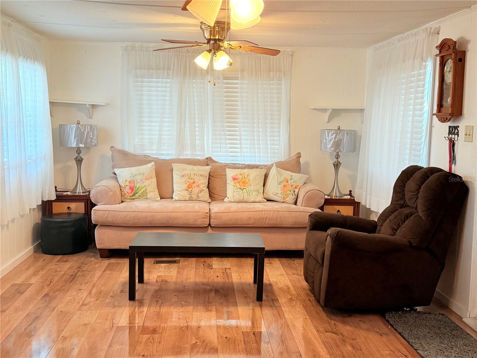 Image 10 of 27 For 38645 Remora Avenue