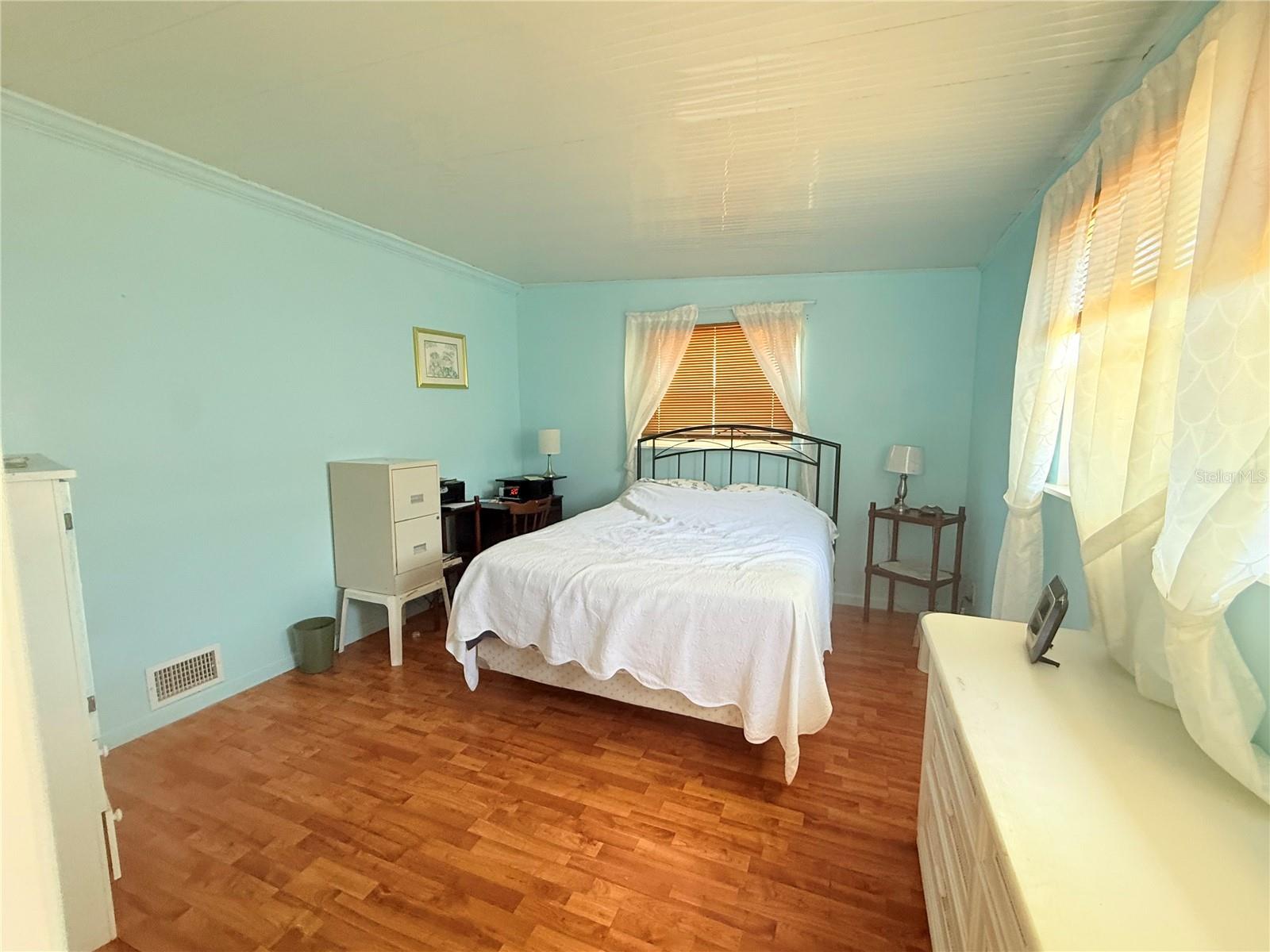 Image 16 of 27 For 38645 Remora Avenue